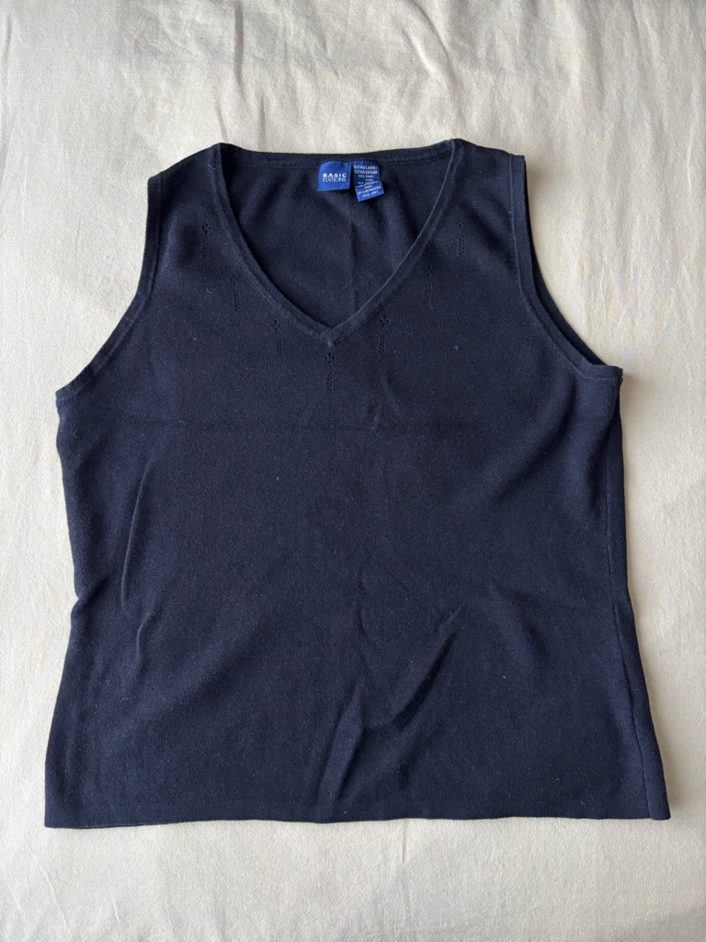 Basic Editions Black V-Neck Sleeveless Knit Top